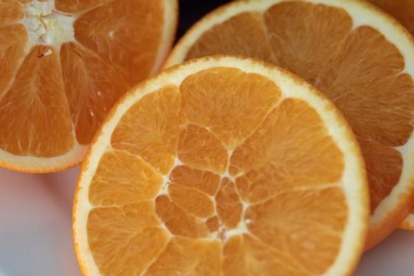 橙子有红血丝能不能吃 橙子有血丝是不是坏了