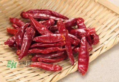 ​干辣椒怎么炸又香又脆？干辣椒怎么做辣椒油？