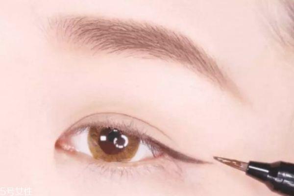 单眼皮小内双怎么画眼妆 单眼皮眼妆基础画法 单眼皮小内双怎么画眼妆 单眼皮眼妆基础画法