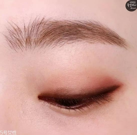 单眼皮小内双怎么画眼妆 单眼皮眼妆基础画法 单眼皮小内双怎么画眼妆 单眼皮眼妆基础画法