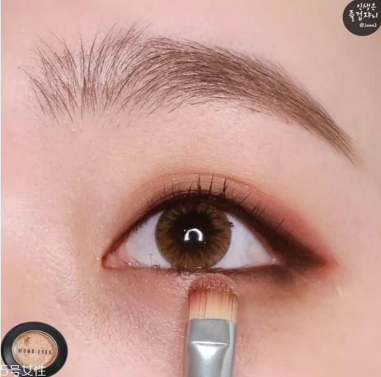 单眼皮小内双怎么画眼妆 单眼皮眼妆基础画法 单眼皮小内双怎么画眼妆 单眼皮眼妆基础画法