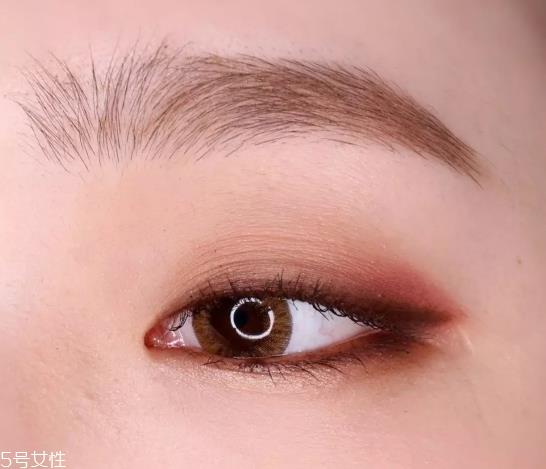 单眼皮小内双怎么画眼妆 单眼皮眼妆基础画法 单眼皮小内双怎么画眼妆 单眼皮眼妆基础画法