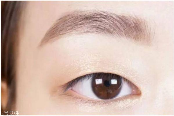 单眼皮小内双怎么画眼妆 单眼皮眼妆基础画法 单眼皮小内双怎么画眼妆 单眼皮眼妆基础画法