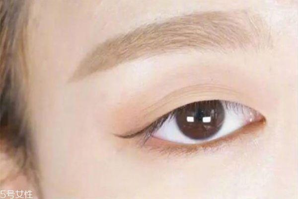 单眼皮小内双怎么画眼妆 单眼皮眼妆基础画法 单眼皮小内双怎么画眼妆 单眼皮眼妆基础画法