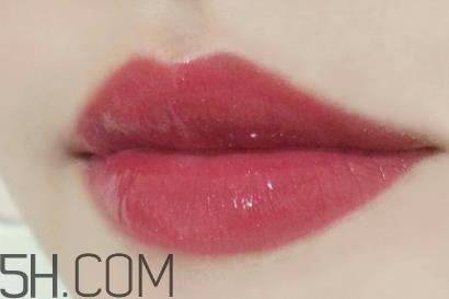 欧莱雅唇釉307是什么颜色？欧莱雅唇釉307枫叶狂想曲试色