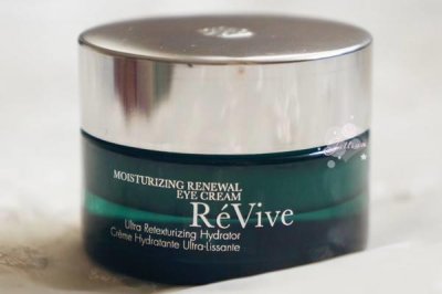 ​眼霜和眼部精华有什么区别 眼霜是眼部精华吗