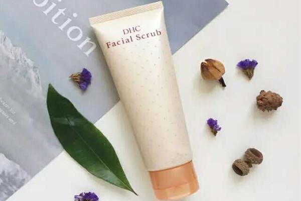 蝶翠诗天然圆粒磨砂膏效果如何 蝶翠诗天然圆粒磨砂膏干皮能用吗