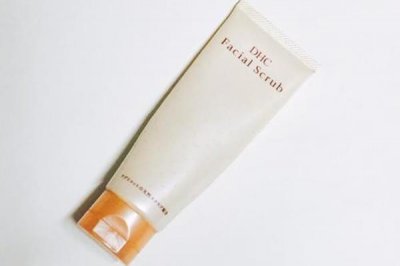 ​蝶翠诗天然圆粒磨砂膏效果如何 蝶翠诗天然圆粒磨砂膏干皮能用吗