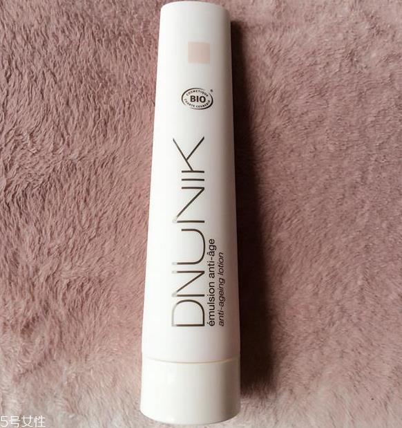 dnunik悦妍焕活乳液好用吗 紧致舒缓就靠它