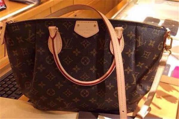 lv包包为什么会变色 原因是这样