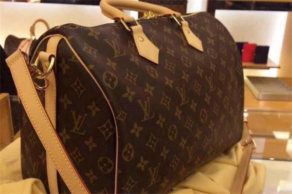 lv包包为什么会变色 原因是这样