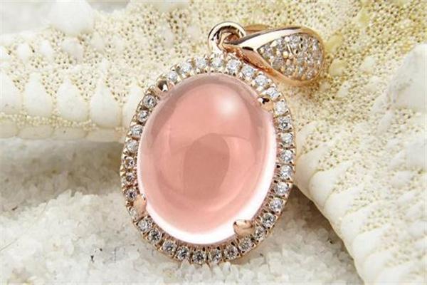 芙蓉石可以戴着洗澡吗 芙蓉石戴着洗澡会坏吗