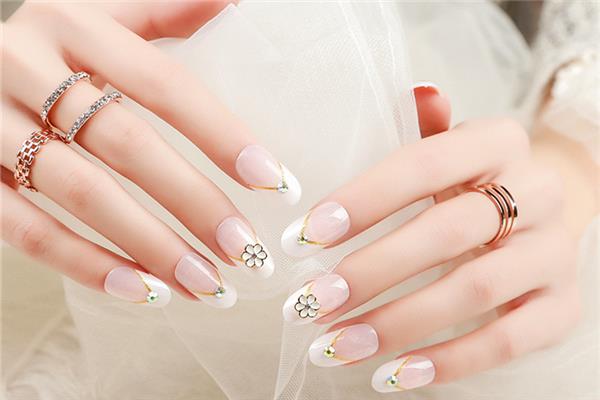 甲片能维持多久 甲片贴多久时间比较好