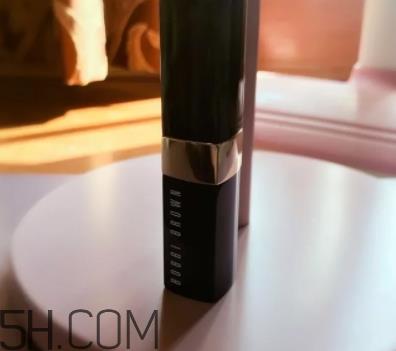 bobbi brown精油唇膏14号claret适合黄皮吗？