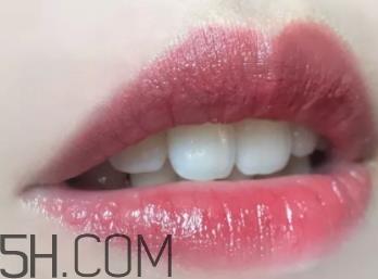 bobbi brown精油唇膏14号claret适合黄皮吗？