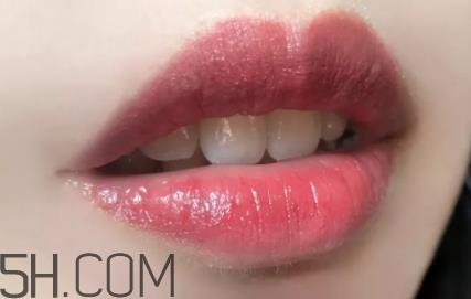 bobbi brown精油唇膏14号claret适合黄皮吗？