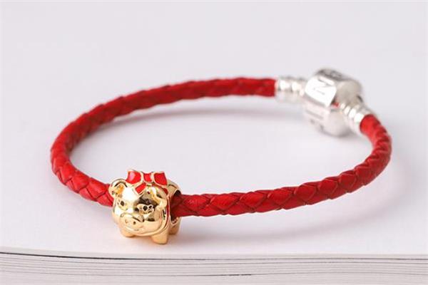 潘多拉猪年红绳手链多少钱 本命年最佳礼物