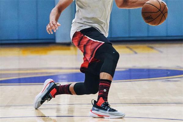 ua curry 7篮球鞋谍照 安德玛库里7代首发配色