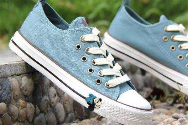 帆布鞋为什么会变黄 有三种原因