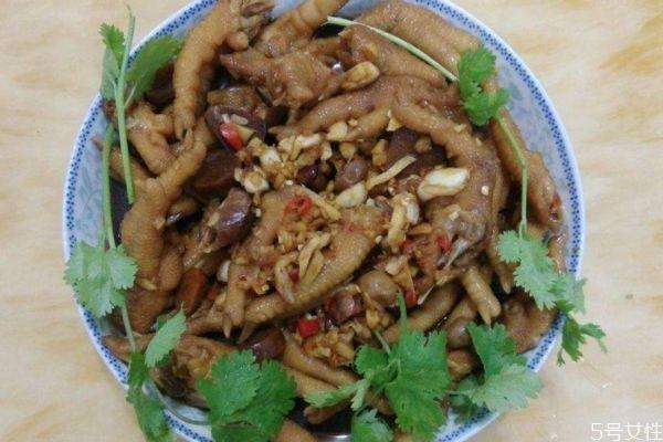 凉拌鸡爪怎么做好吃 凉拌鸡爪的简单做法 凉拌鸡爪怎么做好吃 凉拌鸡爪的简单做法