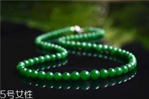 翡翠冰种和糯种哪个好?原来有这么大的区别 翡翠冰种和糯种哪个好?原来有这么大的区别