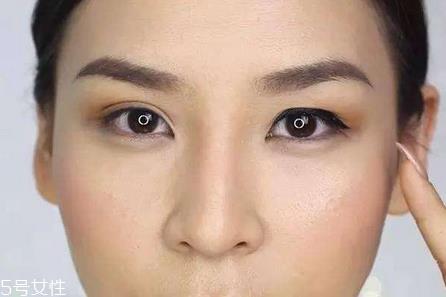 内眼线怎么卸妆 画内眼线产品推荐 内眼线怎么卸妆 画内眼线产品推荐