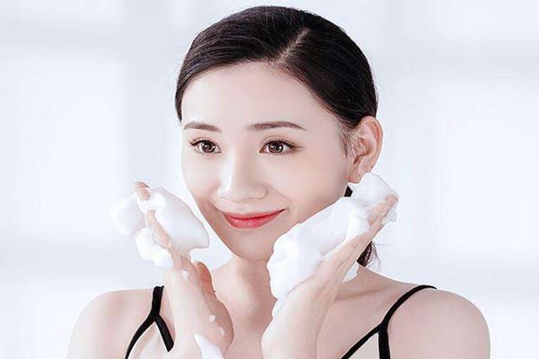 去角质能不能美白 去角质能去黑头吗 去角质能不能美白 去角质能去黑头吗