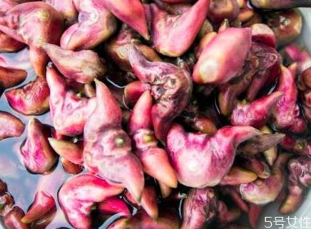 菱角炒什么好吃 菱角的食用禁忌 菱角炒什么好吃 菱角的食用禁忌