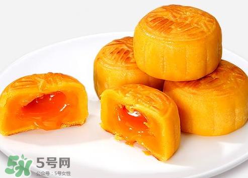 奶黄月饼好吃吗 奶黄月饼怎么保存 奶黄月饼好吃吗 奶黄月饼怎么保存