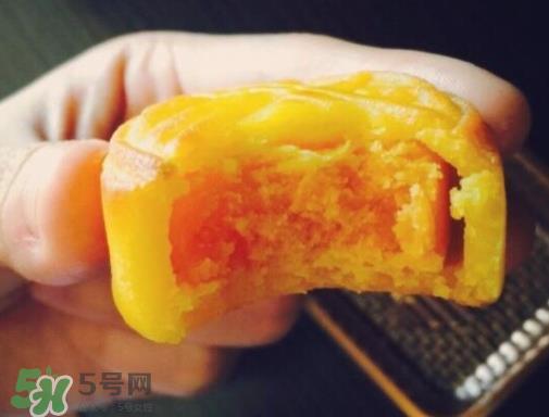 奶黄月饼好吃吗 奶黄月饼怎么保存 奶黄月饼好吃吗 奶黄月饼怎么保存