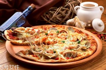 披萨饼用什么面粉 披萨饼的做法 披萨饼用什么面粉 披萨饼的做法