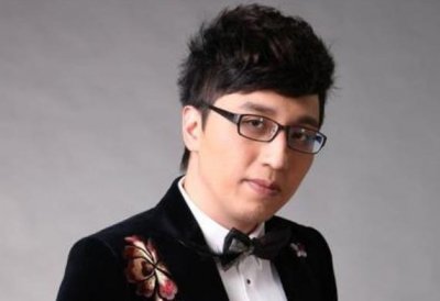 华少(本名胡乔华,中国内地男主持人、演员、导演)