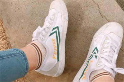 ​小白鞋哪个牌子好穿？小白鞋什么牌子舒服？