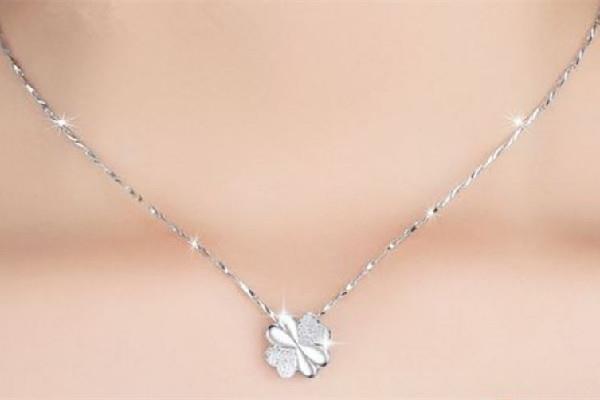 铂金项链可以用打火机烧吗 铂金项链会烧断吗 铂金项链可以用打火机烧吗 铂金项链会烧断吗