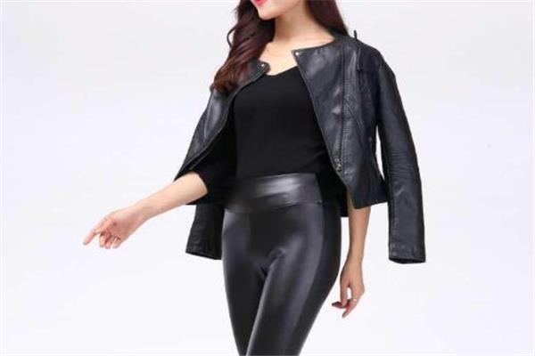 皮裤有肥皂印怎么办 用清水冲洗 皮裤有肥皂印怎么办 用清水冲洗