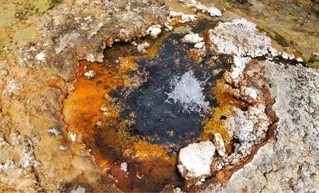 探秘我国十大奇异地区（锁龙井里面真的有龙吗）  4