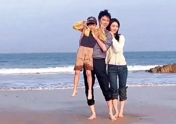 娱乐冯绍峰官宣恋情 冯绍峰新对象是谁 1