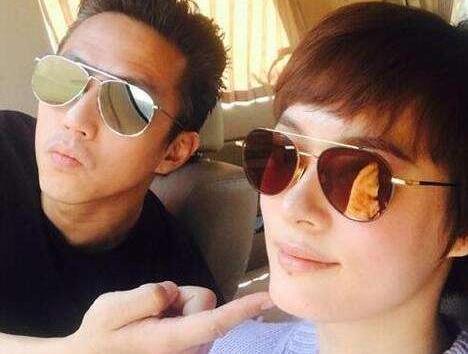 作为娱乐圈的模范夫妻代表,邓超孙俪的互动既甜蜜又可爱,没事就爱互相斗嘴。