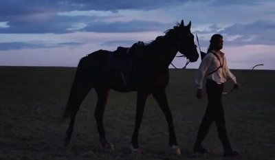 于适火了,他的猛男同事们塌了