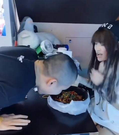 黄家驹墓碑破坏者身份曝光:是个臭名昭著的惯犯