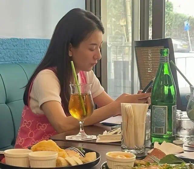 郭富城回应妻子方媛怀三胎:我自己都不知道