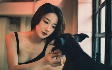 约女生出去女生要aa，怎么办?