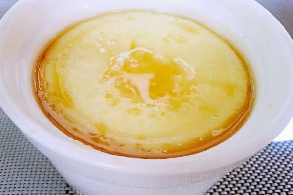 鸡蛋羹蒸出来有蜂窝煤是怎么回事啊 鸡蛋羹为什么中间不凝固 鸡蛋羹蒸出来有蜂窝煤是怎么回事啊 鸡蛋羹为什么中间不凝固