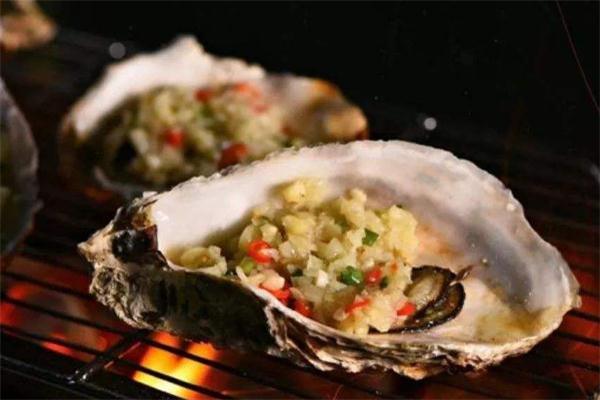 吃了生蚝能喝奶茶吗 生蚝可以和奶茶一起吃吗