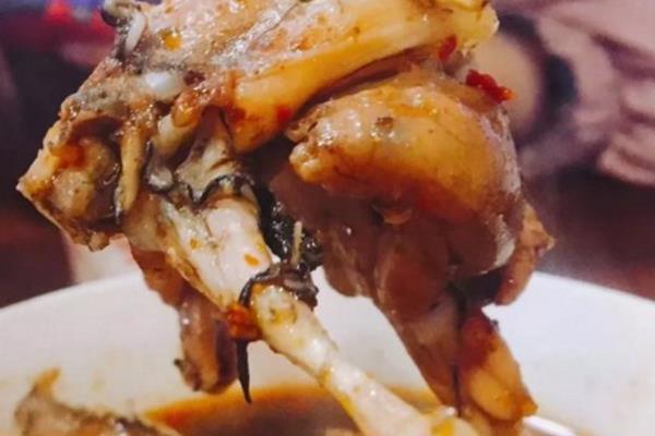 吃烧烤能喝白酒吗 最好是不要喝白酒