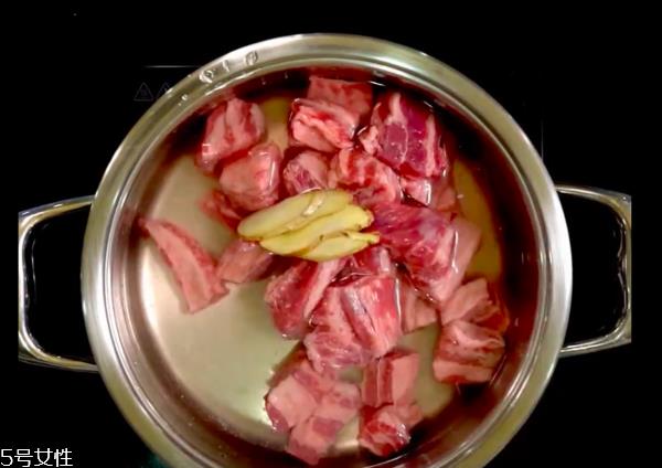 清炖白萝卜牛腩汤的做法与步骤图 清炖白萝卜牛腩汤的做法与步骤图