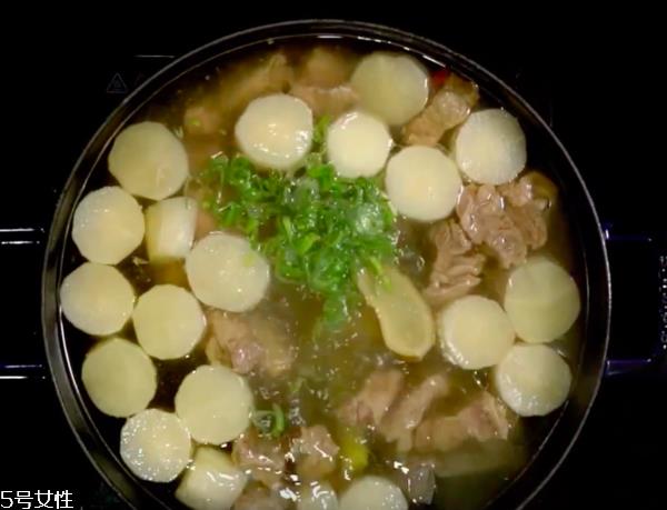 清炖白萝卜牛腩汤的做法与步骤图 清炖白萝卜牛腩汤的做法与步骤图