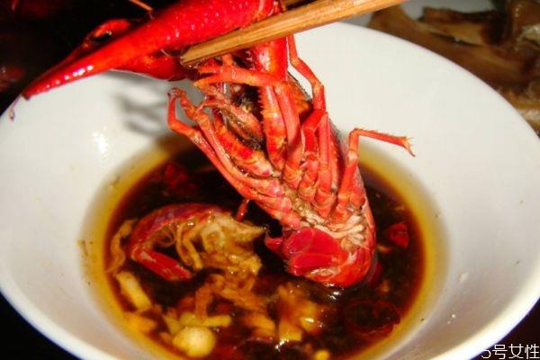 清蒸小龙虾的蘸酱怎么做 清蒸小龙虾的蘸酱简单做法 清蒸小龙虾的蘸酱怎么做 清蒸小龙虾的蘸酱简单做法