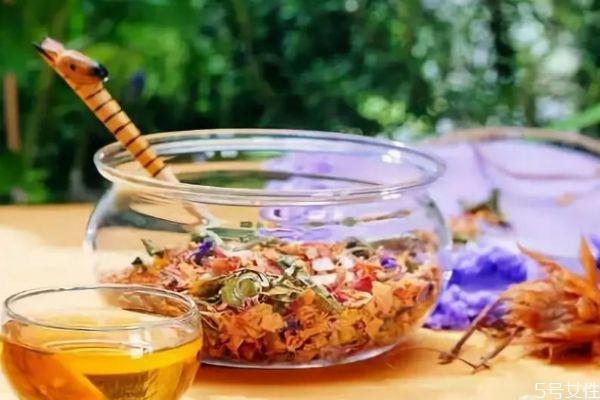 什么是花草茶 喝花草茶有什么好处 什么是花草茶 喝花草茶有什么好处