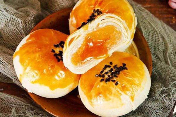 蛋黄酥吃了容易长胖吗 蛋黄酥要放冰箱保存吗 蛋黄酥吃了容易长胖吗 蛋黄酥要放冰箱保存吗